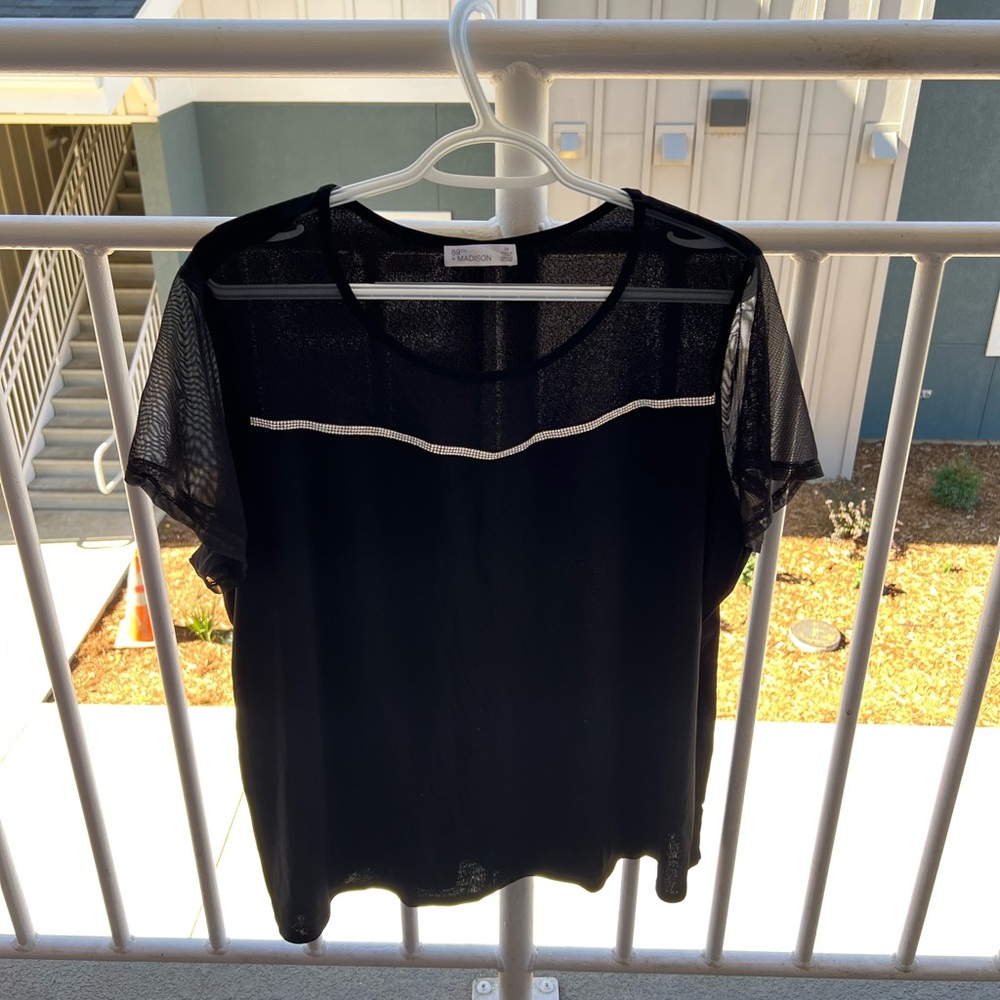 89th + Madison Woman’s Shirt Size 2X